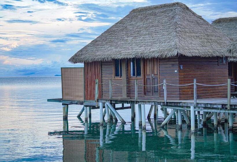 بنجلو قياسى, Azul Over The Water Resort