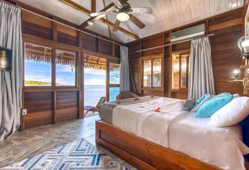 بانگلوی استاندارد, Azul Over The Water Resort