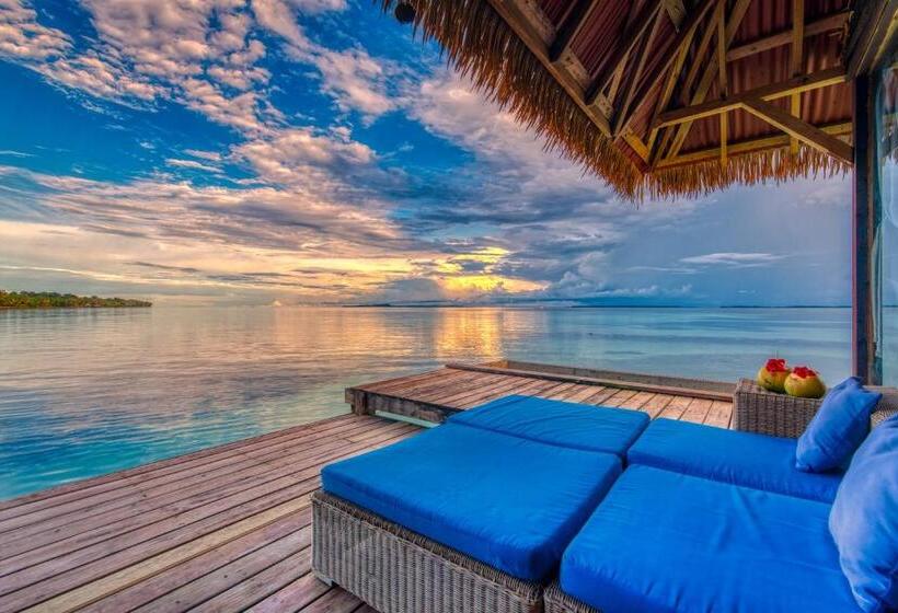 بانگلوی لوکس, Azul Over The Water Resort