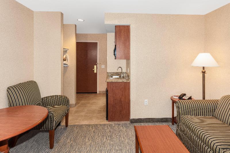 Студио Стандарт Кровать Кинг, Holiday Inn Express Hotel & Suites Hampton South Seabrook, An Ihg