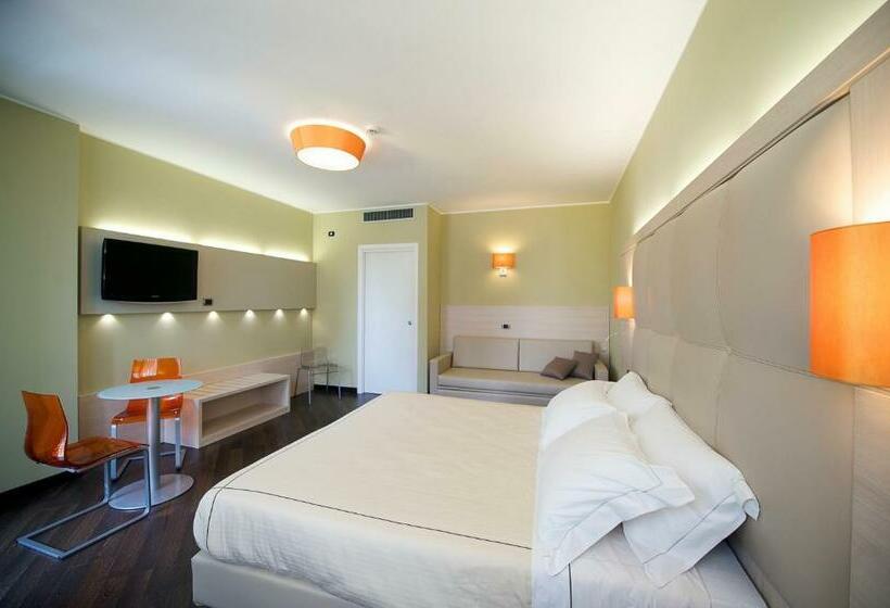 スタンダードトリプルルーム, Acca Palace Aa Hotels