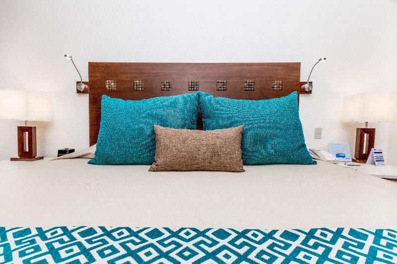 2 Bedrooms Suite Sea View, The Royal Cancun All Suites Resort