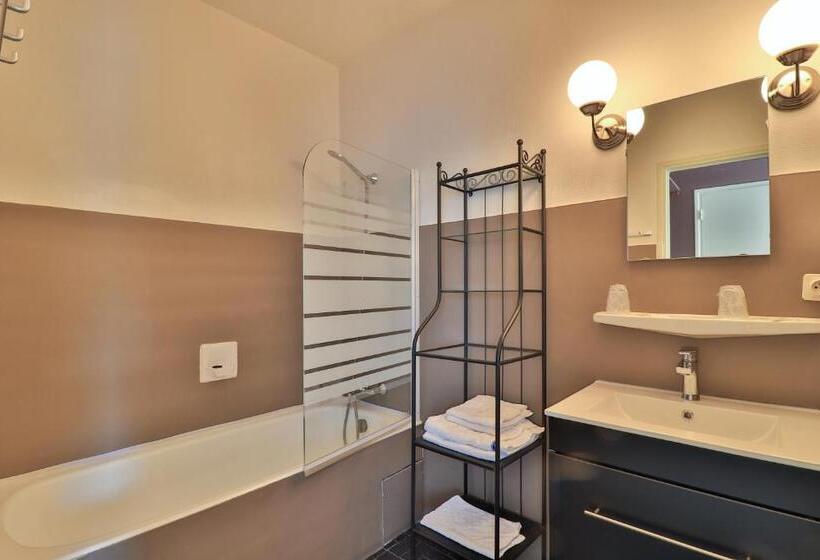 Номер Стандарт Вид на Озеро, Hôtel Les Flots Bleus