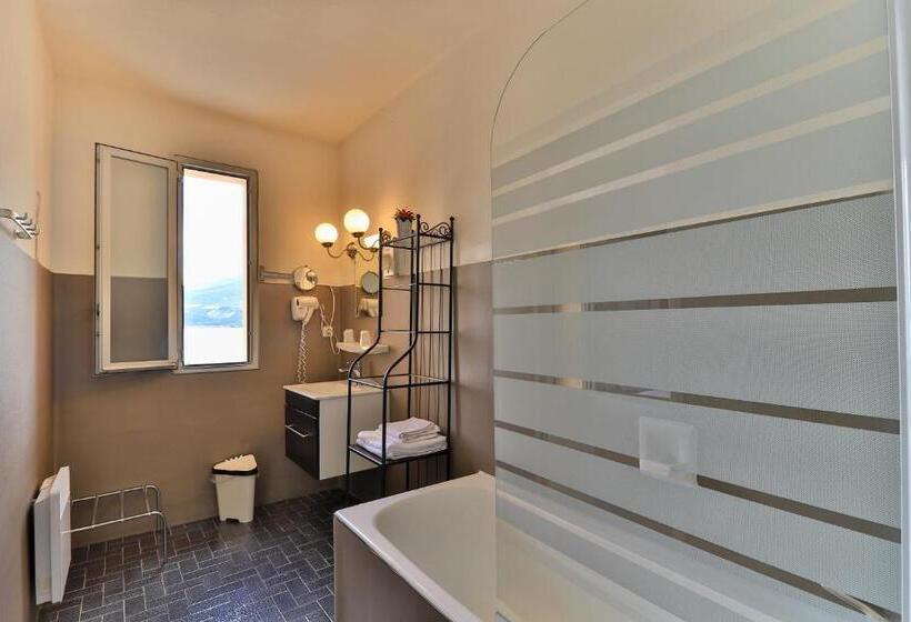 Номер Стандарт с Балконом, Hôtel Les Flots Bleus