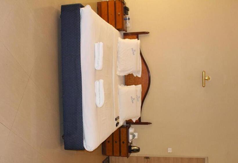 Номер Deluxe, Pooja International