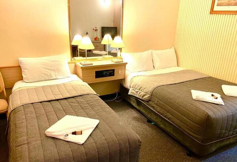 컴포트 트리플 룸, Gateway Motor Inn