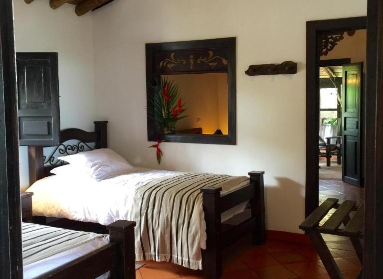 اتاق سوپریور, Bosques Del Saman Alcala