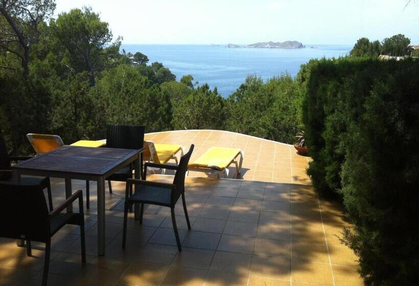 Люкс Вид на Море, Hostal Cala Moli