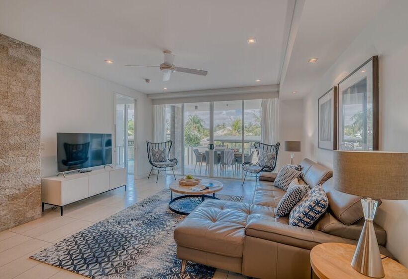 Апартаменты 2 Спальни с Балконом, Coconut Grove