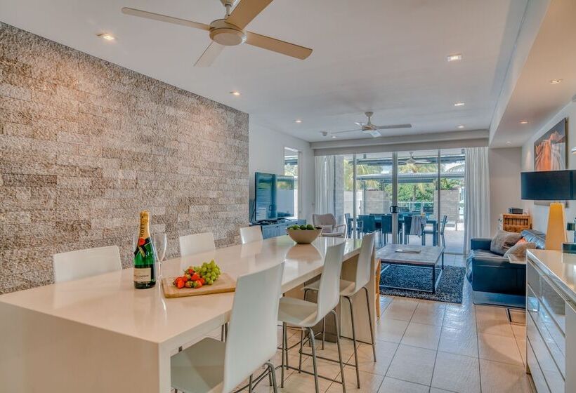 Апартаменты 2 Спальни с Террасой, Coconut Grove