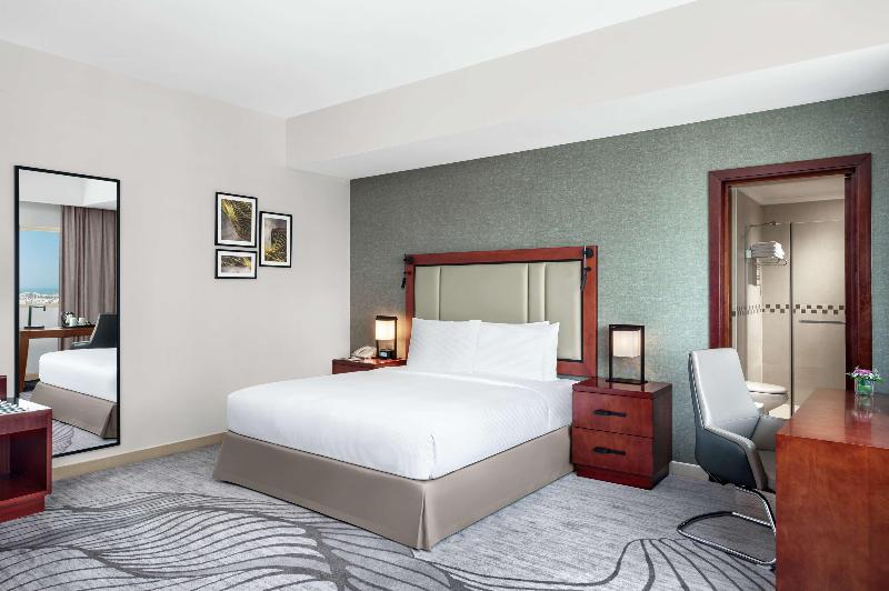 Номер Deluxe Кровать Кинг, Doubletree By Hilton Ras Al Khaimah