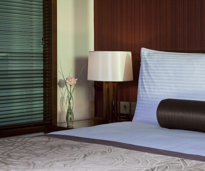 Номер Deluxe, Grand Millennium Al Wahda Hotel And Executive Apartments Abu Dhabi
