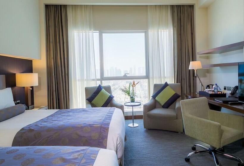Номер Deluxe, Grand Millennium Al Wahda Hotel And Executive Apartments Abu Dhabi