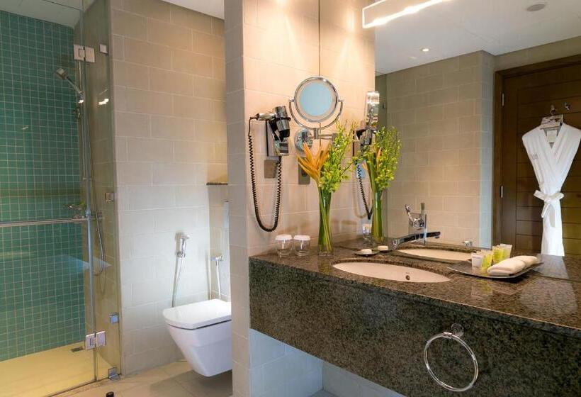 Номер Superior, Grand Millennium Al Wahda Hotel And Executive Apartments Abu Dhabi