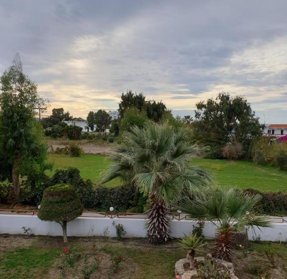 Семейный Номер, Asterias Bay Theologos