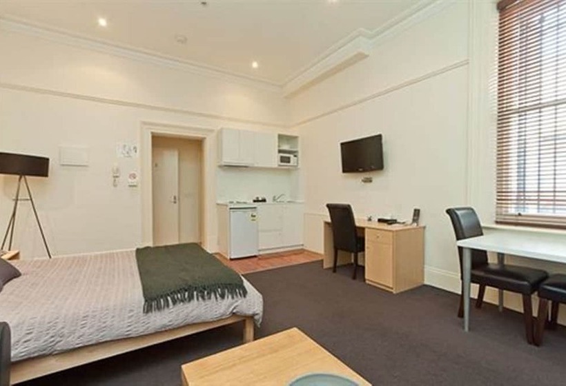 스탠다드 스튜디오, Sixty Two On Grey Serviced Apartments