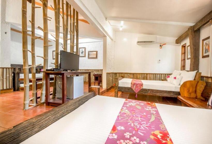 패밀리 룸 가든 전망, Oldwoods By The Sea Nature Resort   Pangasinan