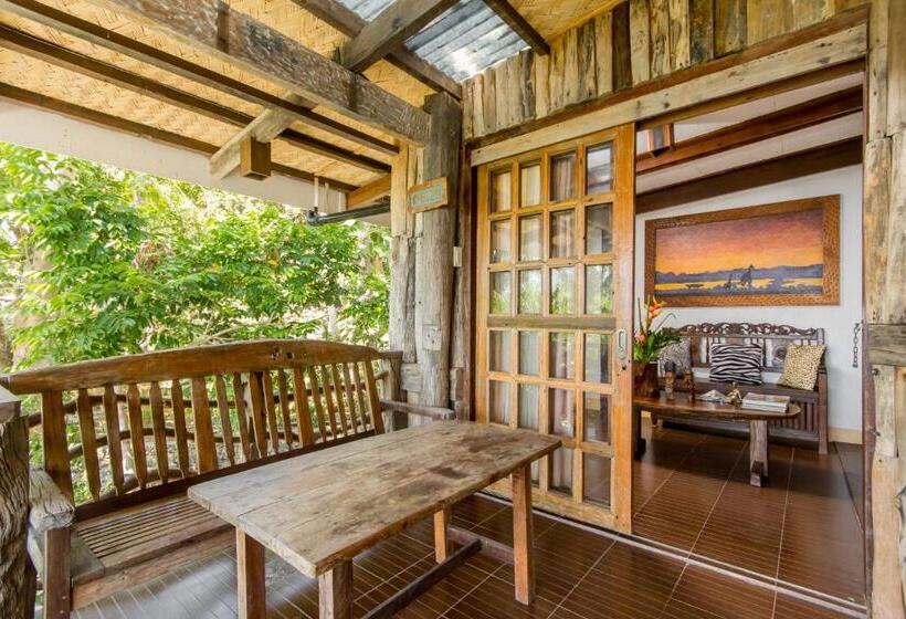 패밀리 룸 산 전망, Oldwoods By The Sea Nature Resort   Pangasinan