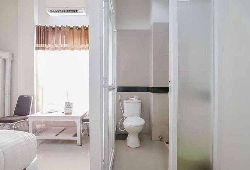 Номер Стандарт, Reddoorz Plus Near Palembang Airport 3
