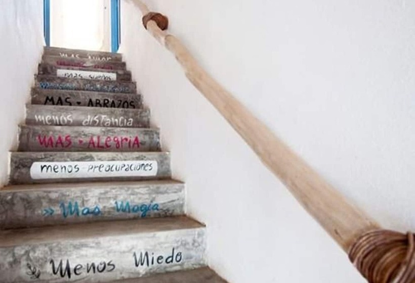 Studio Executive, Casa Nayar