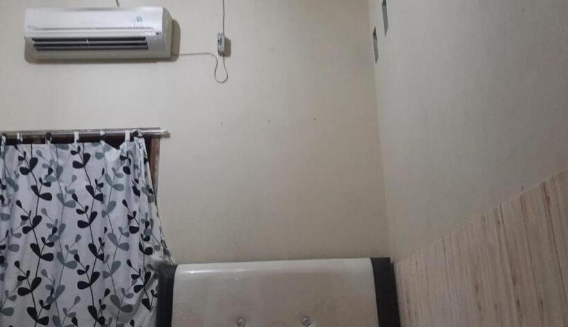 Стандартный Номер Кровать Кинг, Oyo 90706 Kost Alam Jaya Syariah