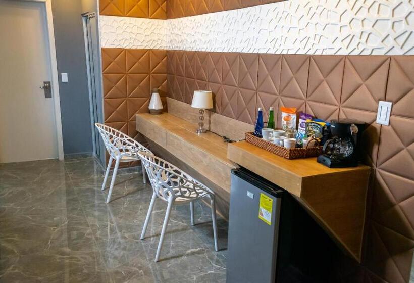 Полулюкс, Kh Hotel Boutique