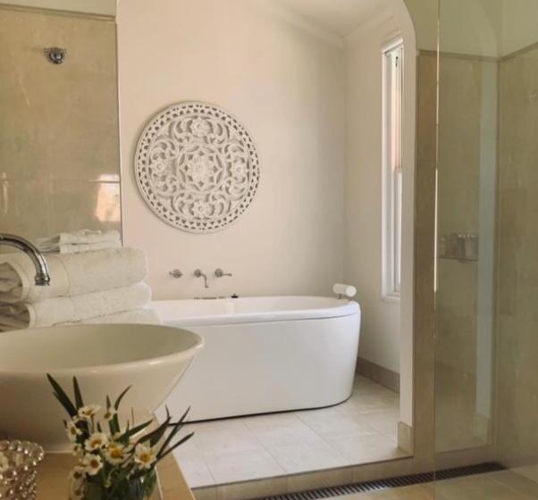 디럭스 스위트 킹 침대, Howlong Old Post Office Luxury Suite