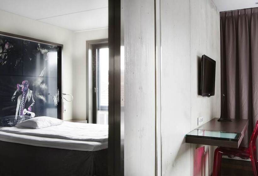 Номер Стандарт, Comfort Hotel Square