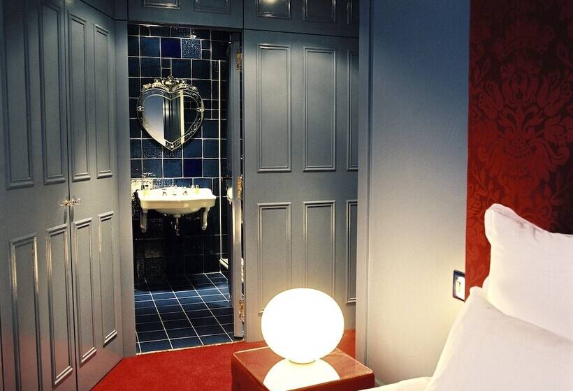 Номер Superior, Hôtel Du Petit Moulin, Haute Couture Hotel By Lacroix