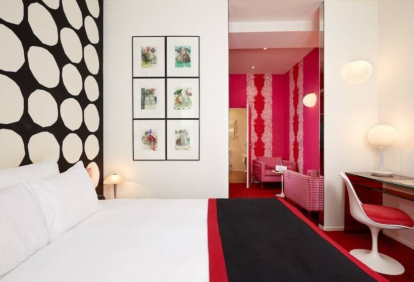Номер Deluxe, Hôtel Du Petit Moulin, Haute Couture Hotel By Lacroix