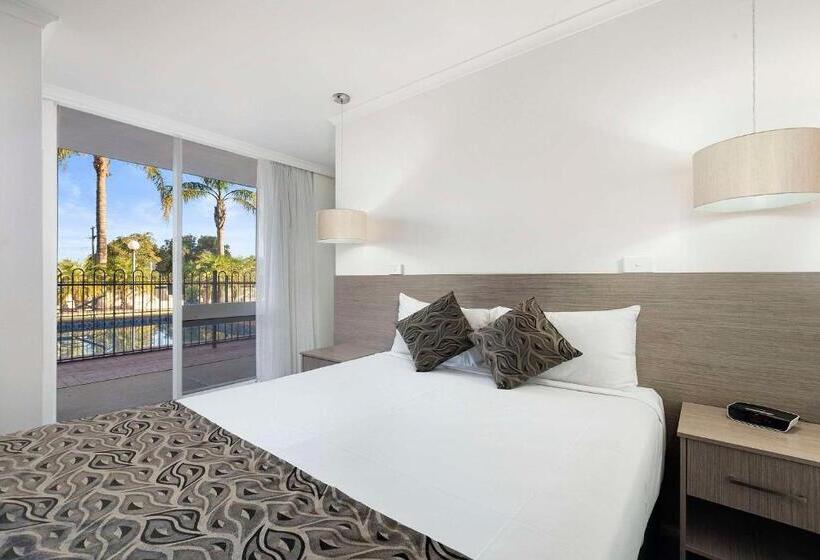Трехместный Номер Deluxe Вид на Бассейн, Econo Lodge Mildura