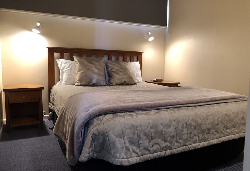 إستوديو قياسى, Manapouri Lakeview Motor Inn