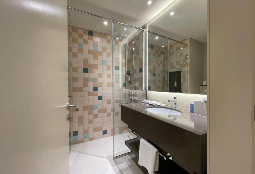 Номер Deluxe Вид на Город, Citadines Culture Village Dubai, Waterfront Jadaf
