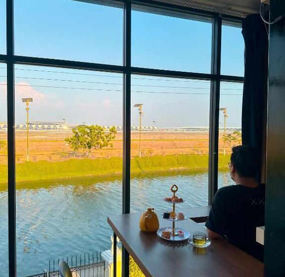 Люкс Deluxe Кровать Кинг, Skyline Resort