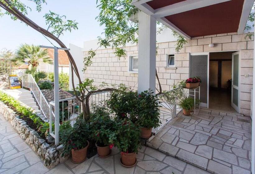 Standard room with outdoor bath, Guest House Ljubica