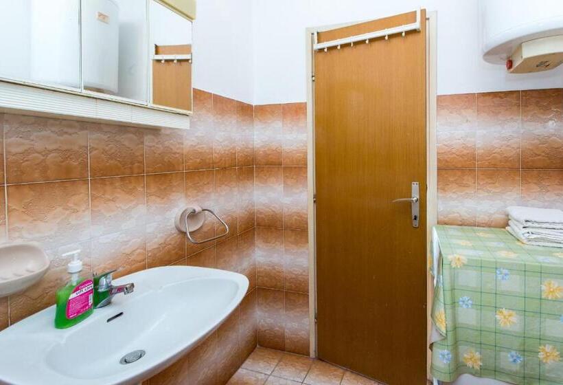 Standard room with outdoor bath, Guest House Ljubica
