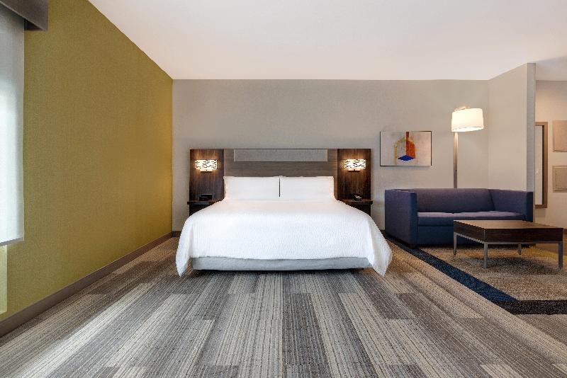Люкс Кровать Кинг, Holiday Inn Express & Suites   Glendale Downtown