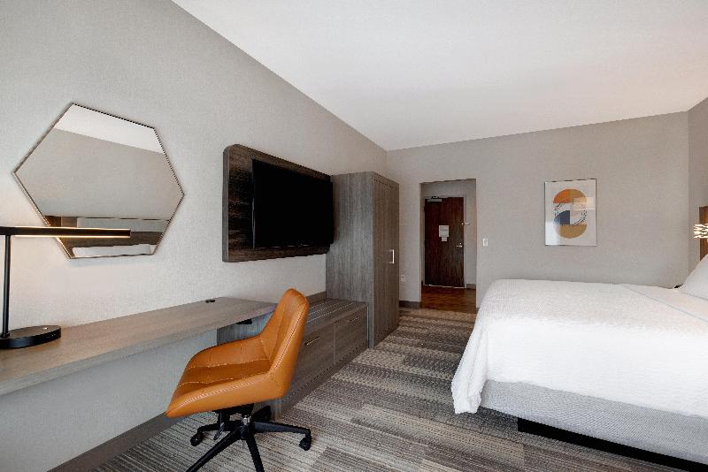 Стандартный Номер Кровать Кинг, Holiday Inn Express & Suites   Glendale Downtown