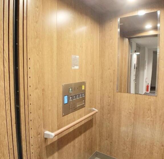 Quarto Familiar Deluxe, Cla Ss Hiroshima Tokaichi