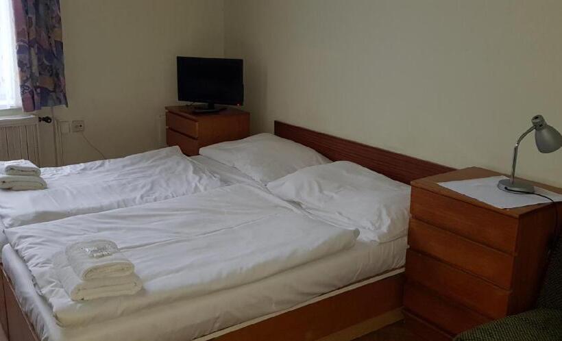 经济房, The Z Accommodation