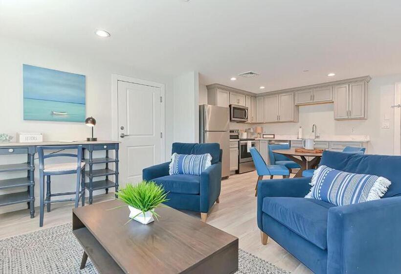 Люкс Повышенной Комфортности, Harbourtown Suites On Plymouth Harbor