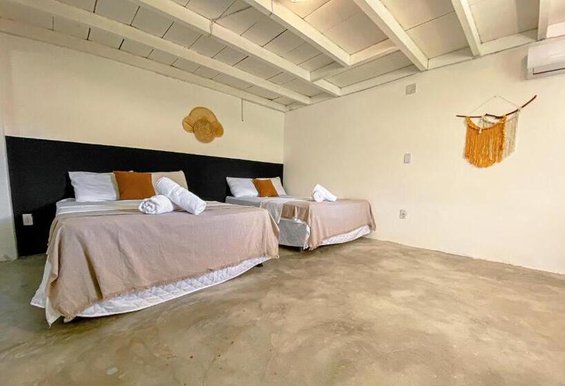 سوییت با چشم‌انداز باغ, Padang Hostel
