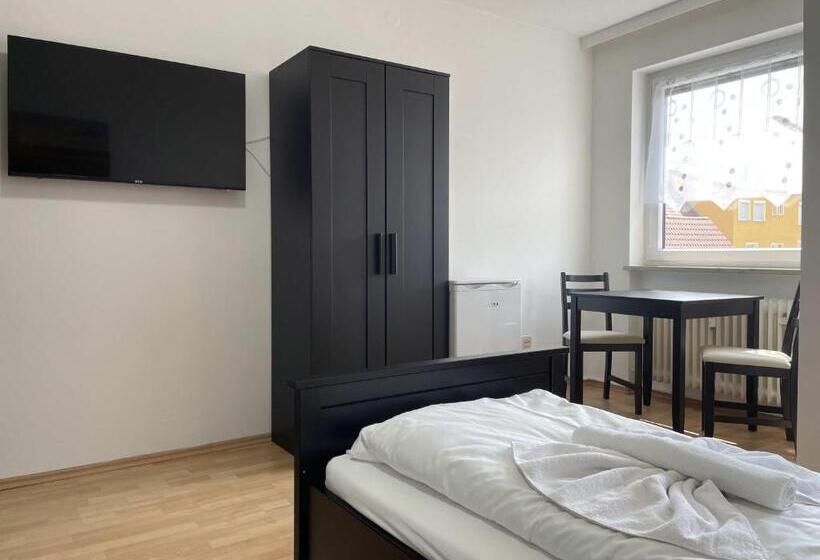 Апартаменты 2 Спальни, Sad161   Gut Geschnittene Monteurwohnung Mit Balkon