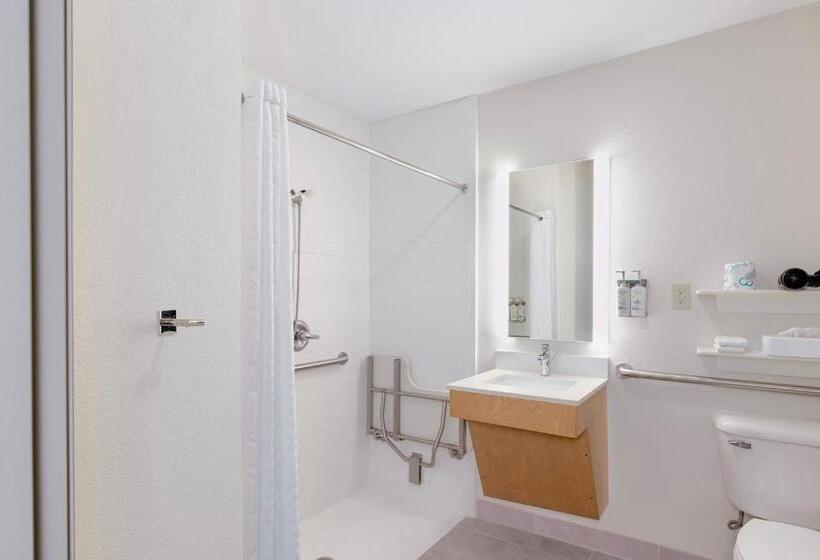스탠다드 스튜디오, Candlewood Suites Oklahoma City Moore, An Ihg