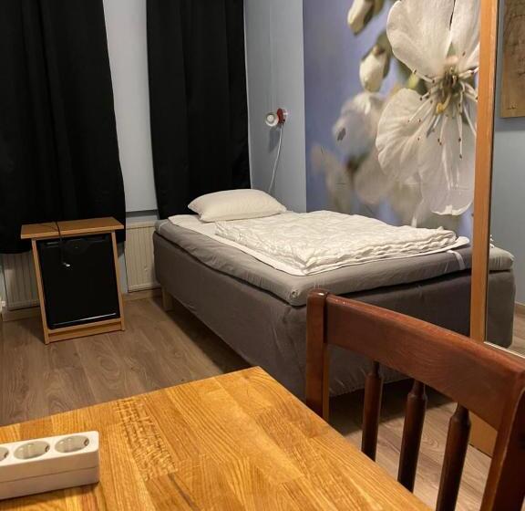 غرفة قياسية فردية حمام مشترك, Uppsala City Hostel