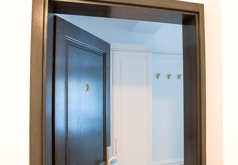 اتاق لوکس با بالکن, City Rooms