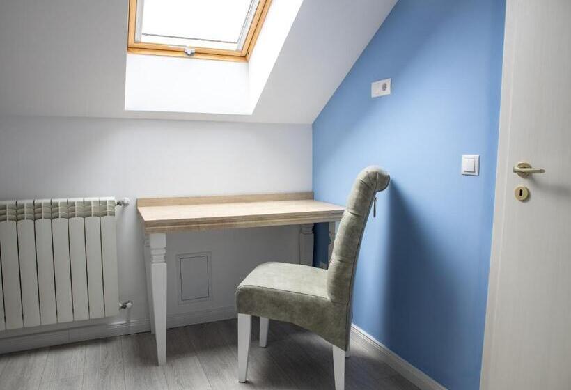 1 Bedroom Penthouse Apartment, City Rooms