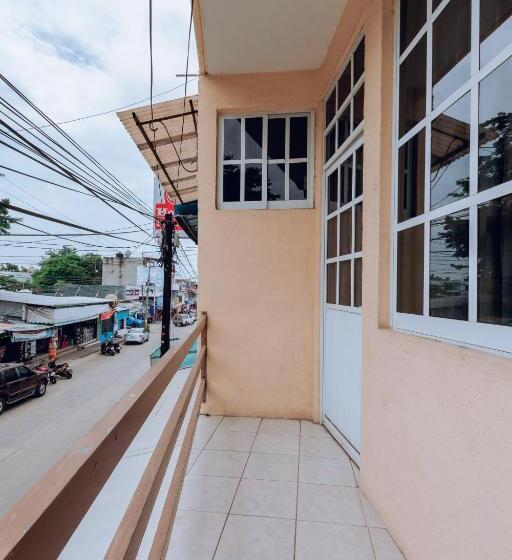Quarto Quadruple Standart com Varanda, Lekami