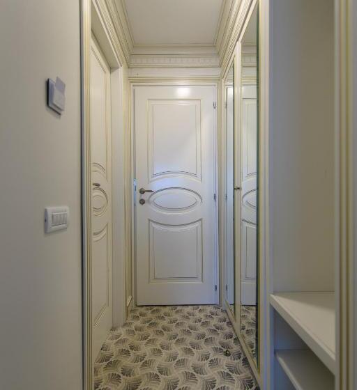 اتاق استاندارد با چشم‌انداز باغ, Grand Hotel Caraiman
