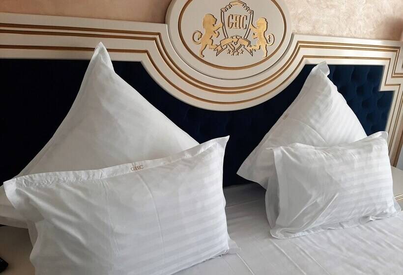 اتاق استاندارد با چشم‌انداز باغ, Grand Hotel Caraiman